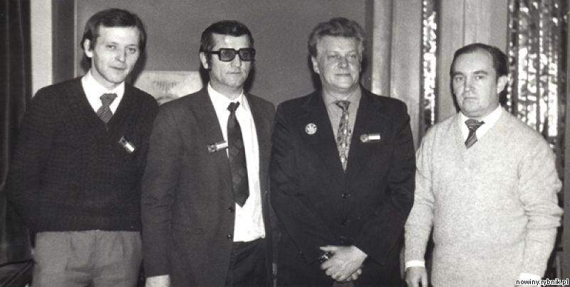 Pierwsze indywidualne misrzostwa Polski w skacie odbyły się w Jastrzębiu w 1985 roku. Ma zdjęciu organizatorzy: Zygmunt Olszowski (Szczejkowice), Zbigniew Gryglewski (Jastrzębie, już nie żyje), Stanisław Kałuża (Rybnik) i Andrzej Brom (Żory, obecnie 