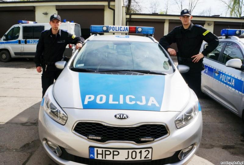 Policjanci Marcin Nowak i Jakub Szalbot / KMP Jastrzębie