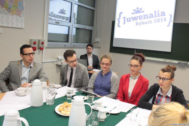 Organizatorzy juwenaliw w czasie konferencji / Adrian Karpeta