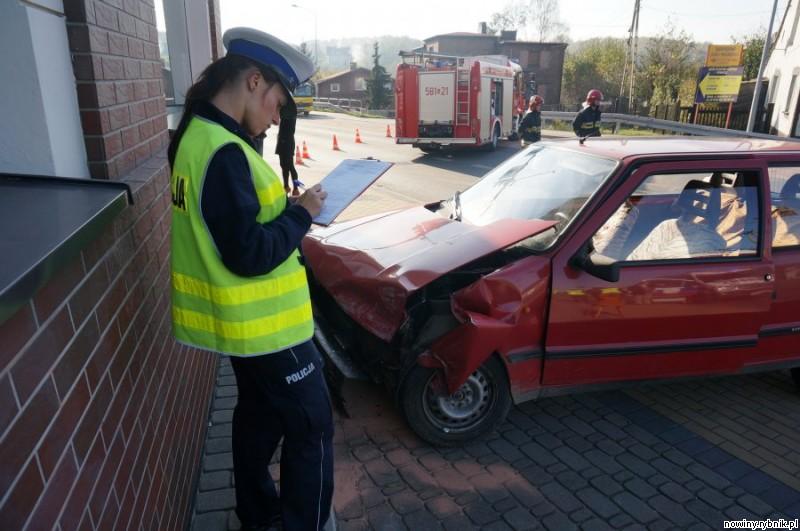 W wypadku obrażenia odniósł pasażer forda - 47-letni mężczyzna. / Policja Rybnik
