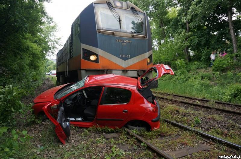 Do wypadku doszło na przejeździe kolejowym w Chwałowicach / Policja Rybnik