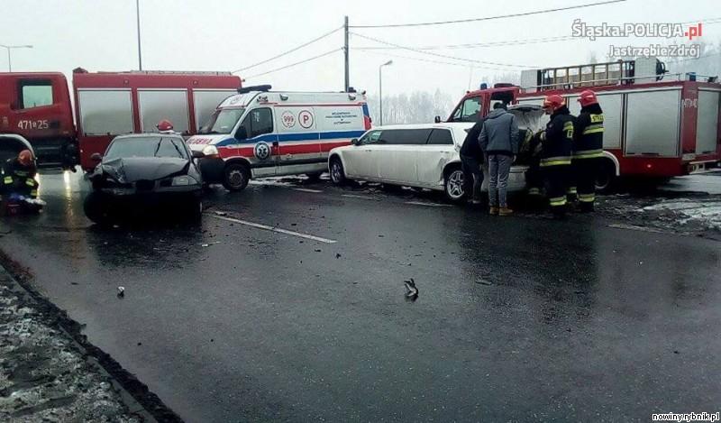 W wypadku ranne zostały trzy osoby / Facebook/Jastrzębie-Zdrój Informacje Drogowe 24h