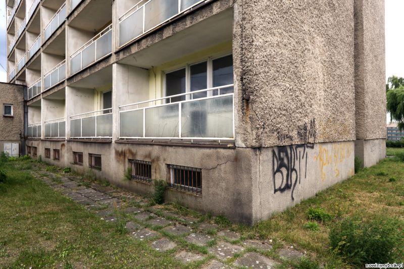 W byłym internacie powstaną wygodne mieszkania dla seniorw i inwalidw / Dominik Gajda