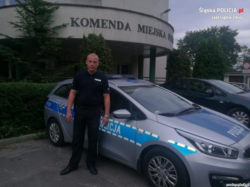 Sierżant sztabowy Krystian Szydłowski złapał po pracy uciekającego wandala / Policja Jastrzębie