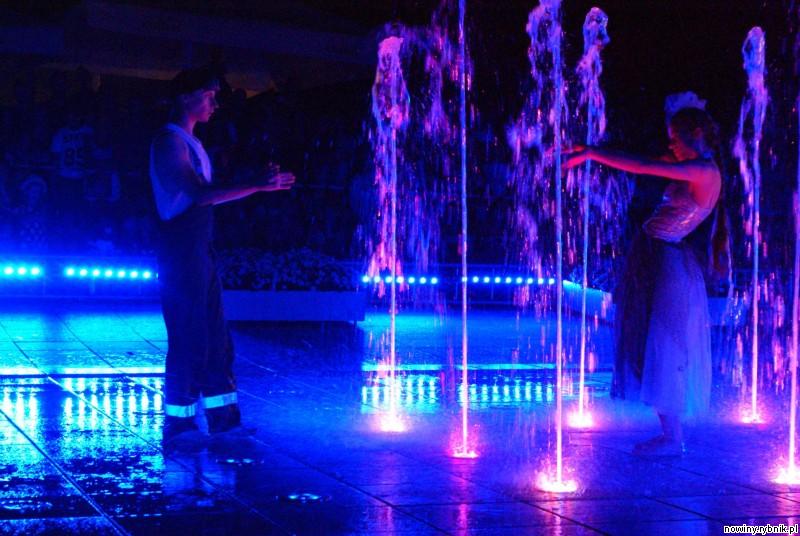 Woda, muzyka, światło i piękna gra tancerzy sprawiły, że widzowie Wodowiska byli pod ogromnym wrażeniem przedstawienia! / Tomasz Świstowski