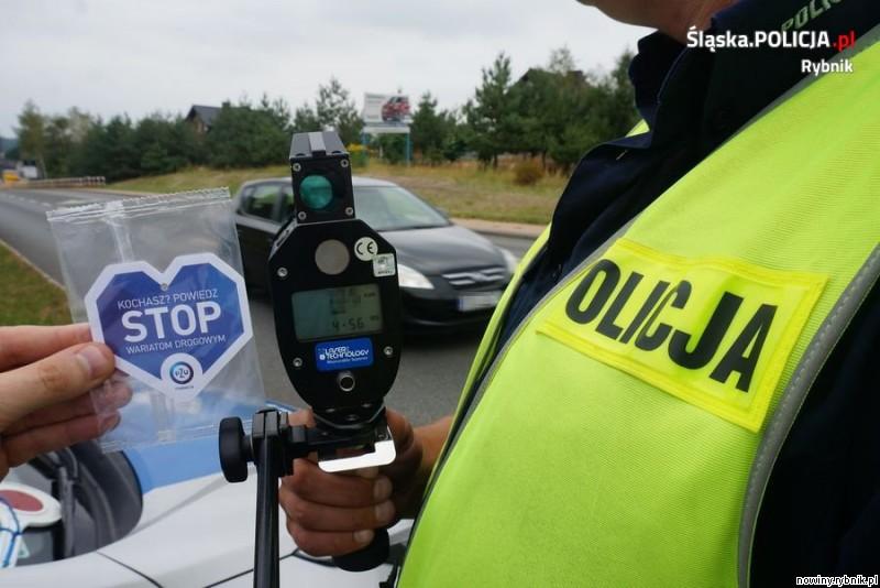 Rybnicka policja przypomina, że przekroczenie prędkości o 50 km na godzinę w terenie zabudowanym skutkuje odebraniem prawa jazdy / http://rybnik.slaska.policja.gov.pl/