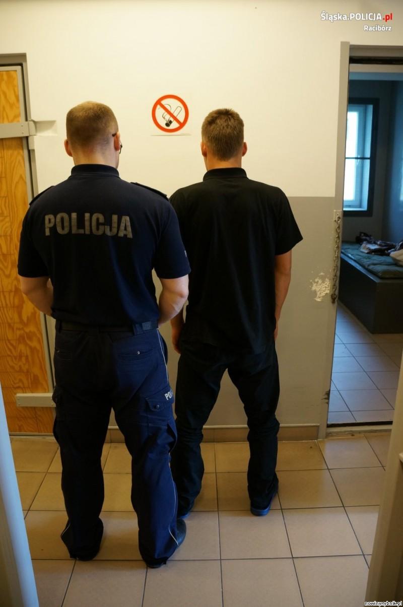 Podejrzanemu o kradzież konsoli grozi do 5 lat więzienia / Policja Racibórz