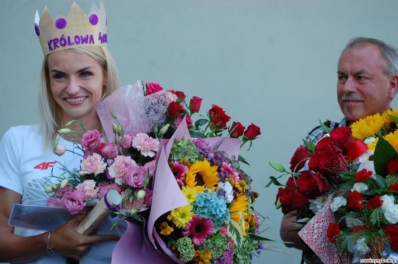 Justyna Święty-Ersetic odebrała mnóstwo gratulacji i kwiatów / Ireneusz Stajer