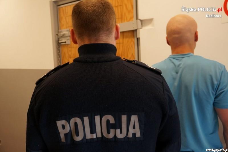 Policja informuje, że personel sklepu rozpoznał złodzieja / Policja Racibórz