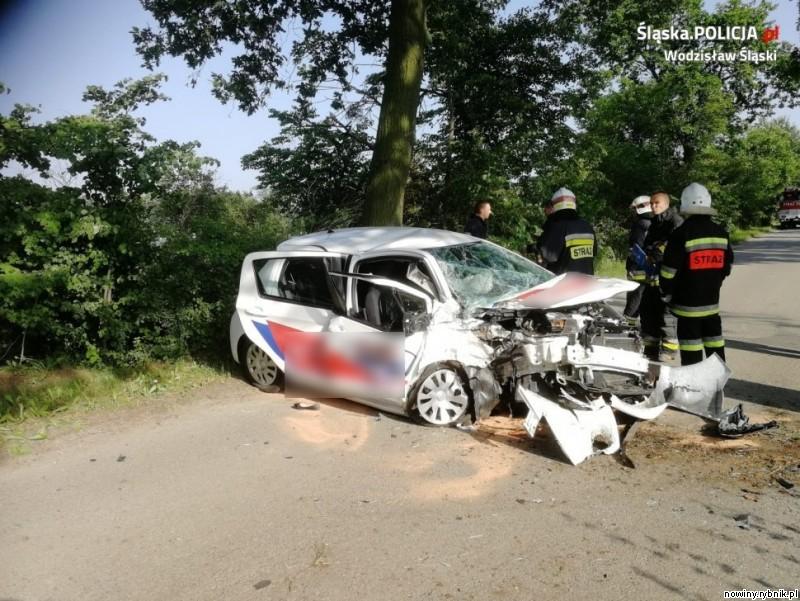 Wodzisław: trzy osoby ranne w poważnym wypadku