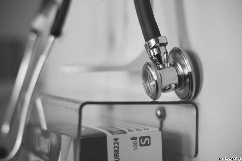 U 461 osób personelu medycznego, m.in. lekarzy, pielęgniarek i ratowników, badania potwierdziły zakażenie koronawirusem / pixabay