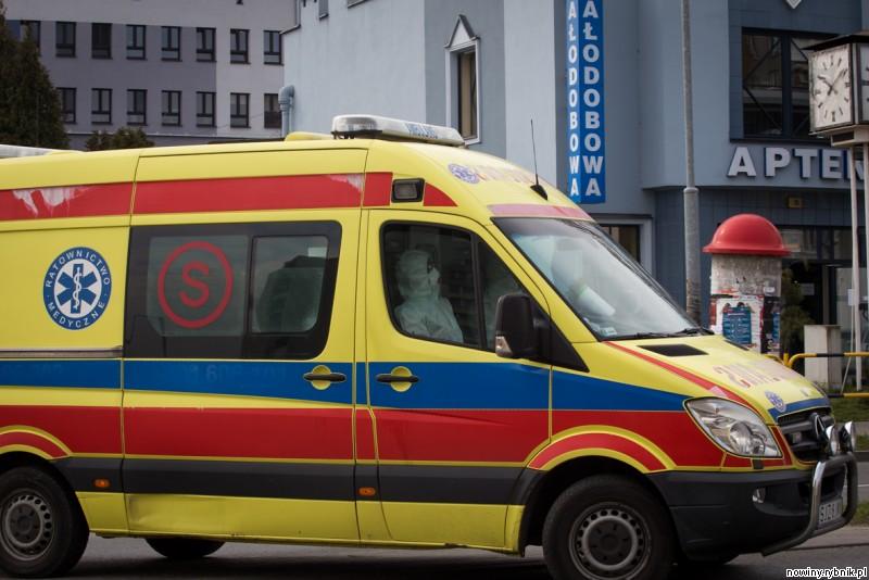 Hospitalizowane są obecnie 2482 osoby / Dominik Gajda