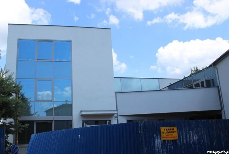 Szkoła w Kleszczowie zostanie powiększona o kolejnych 11 sal lekcyjnych oraz inne pomieszczenia / www.zory.pl
